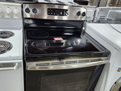 GE Electric Range & Oven - Stainless Steel & Black Freestanding