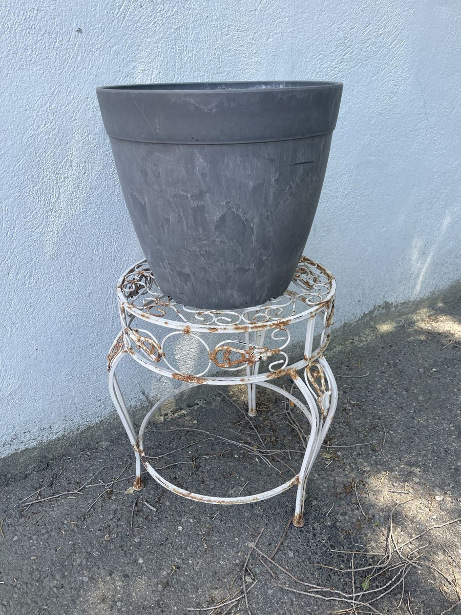 12” Planter Pot and Cute Decorative Metal Plant Stand