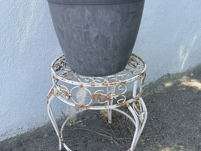 12” Planter Pot and Cute Decorative Metal Plant Stand