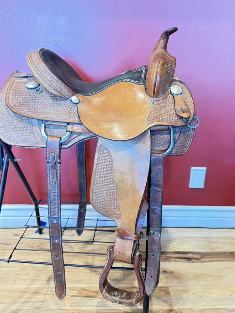 15 Inch Rocking R Saddlery Barrel Saddle