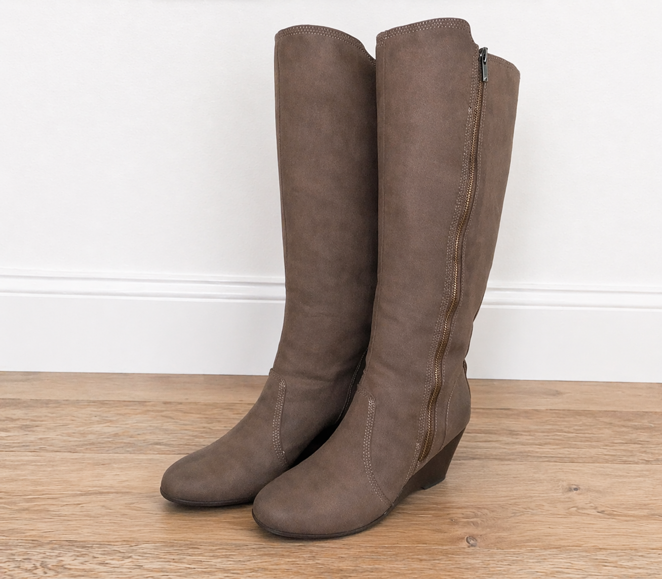 Brown Knee High Wedge Boots Womens Size 9.5 – Fergalicious Suede Zip