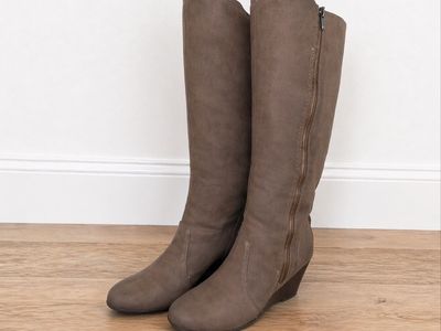 Brown Knee High Wedge Boots Womens Size 9.5 – Fergalicious Suede Zip