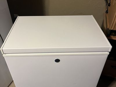GE 5 Cubic Foot Chest Freezer