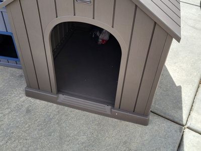 Lg. Outdoor Dog House
Qty-1