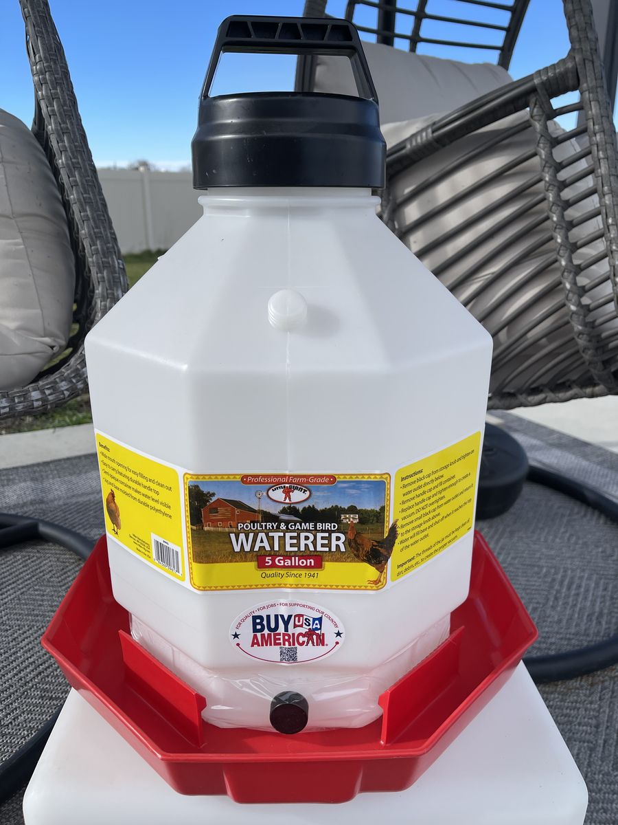 Brand new 5 gallon poultry waterer