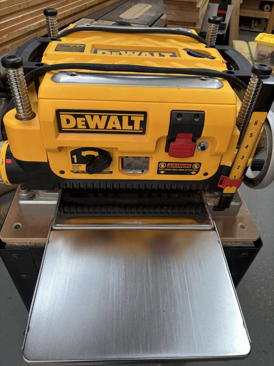 DEWALT DW735X 13" Two-Speed Thickness Planer with Helical Cutter Head & Infeed/Outfeed Tables