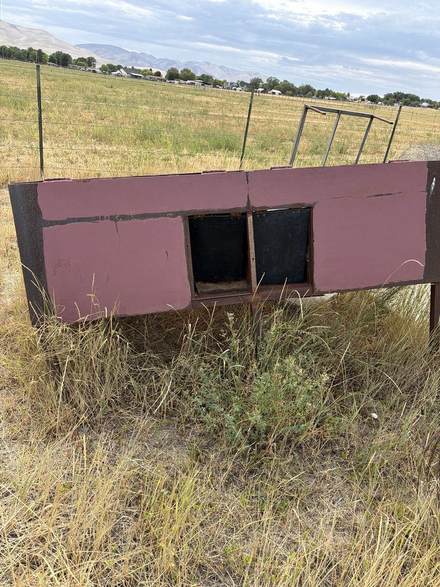 Insulated Dog welping box 