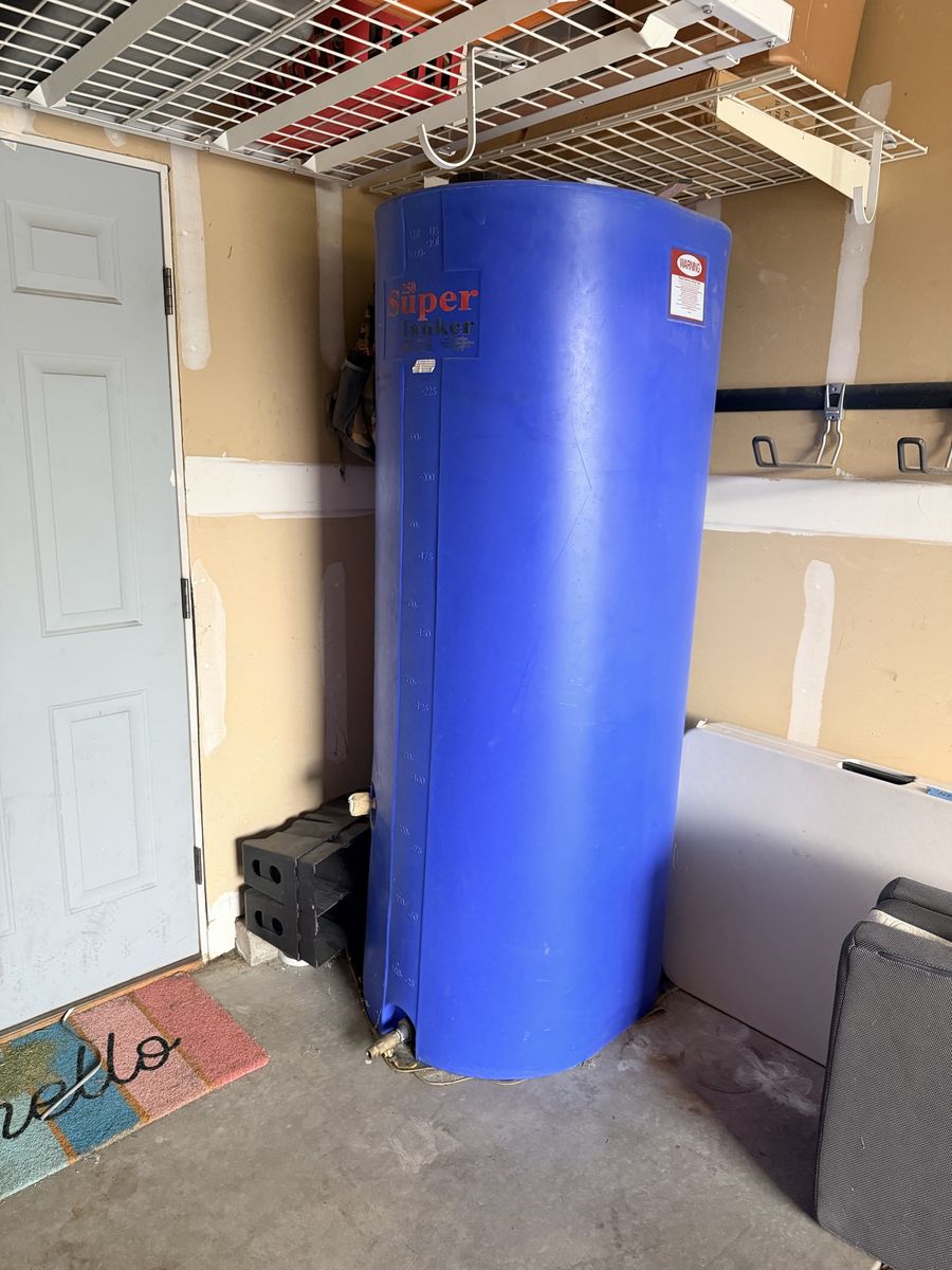250 Gallon Storage Water Tank