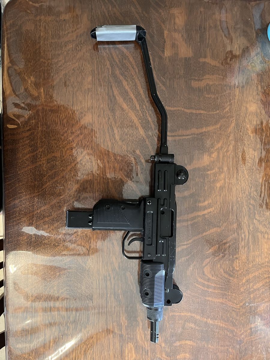 Airsoft metal uzi