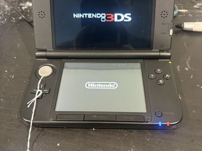Black Nintendo 3DS XL