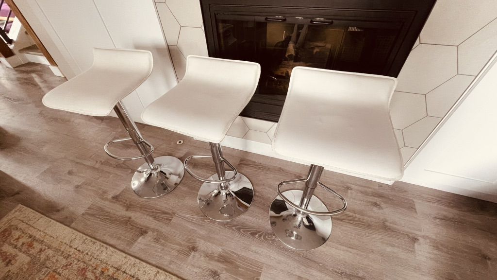 Set Of 3 Adjustable Counter Barstools