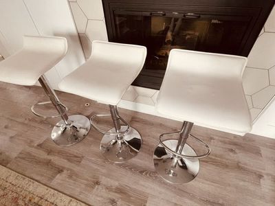 Set Of 3 Adjustable Counter Barstools
