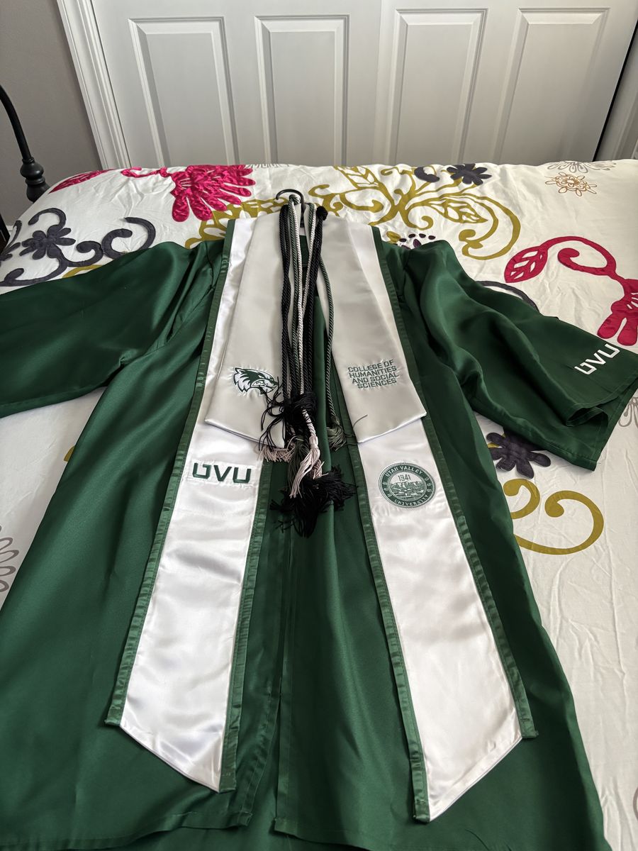 UVU Bachelors Degree Graduation Gown