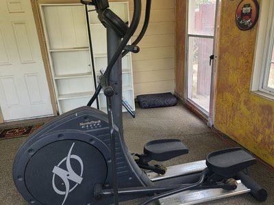 NordicTrack Elite 1300 Elliptical