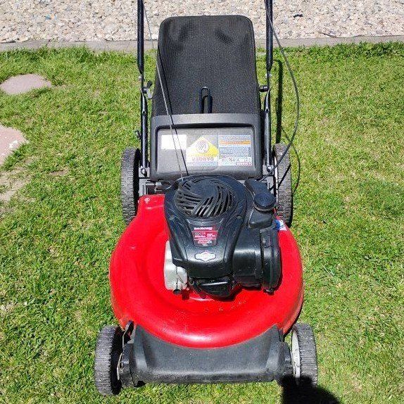 Briggs & Stratton 21" cutting width lawnmower