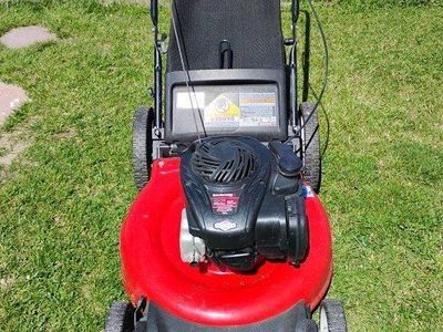 Briggs & Stratton 21" cutting width lawnmower