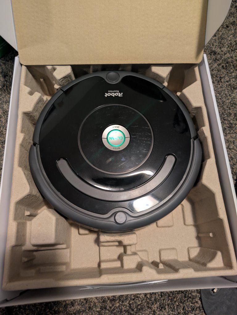 Roomba 675, WiFi, low hours, like new