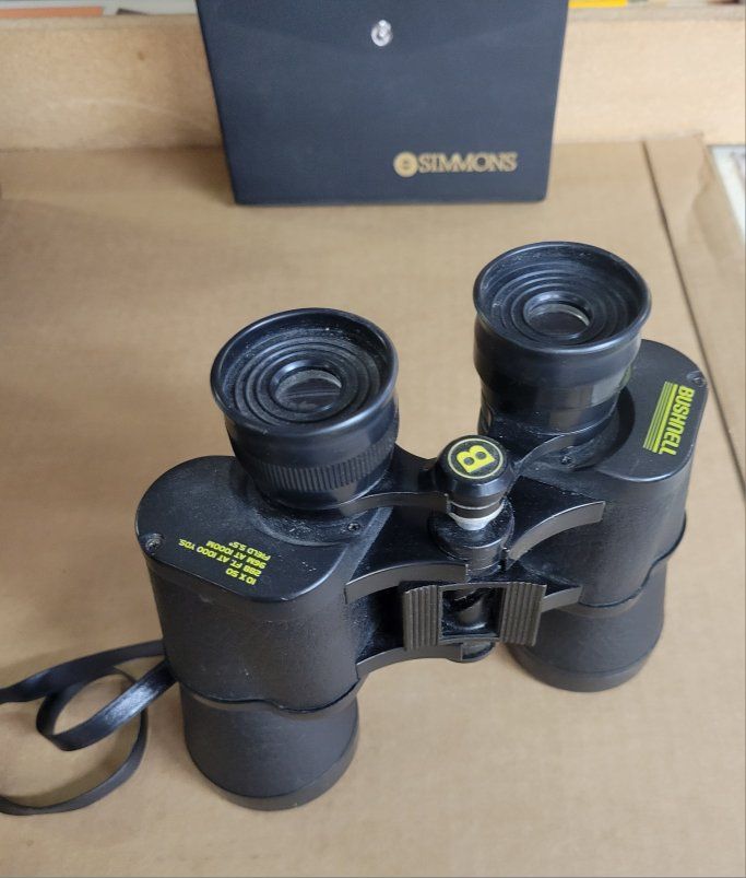 Bushnell 10x50 Binoculars 288 Ft at 1000 Yds with Case