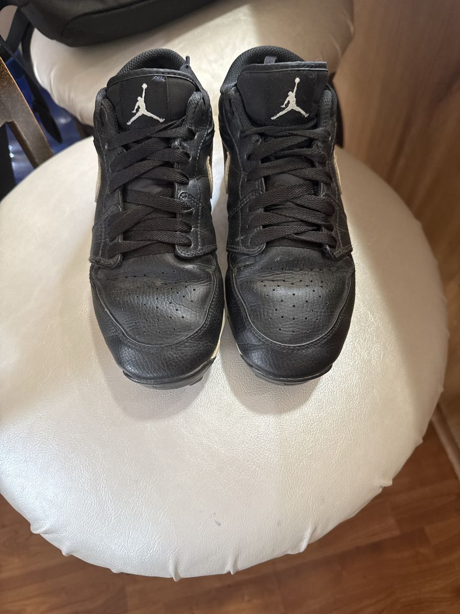 Nike Air Jordan Black and White Youth Cleats Shoes Size 5.5
