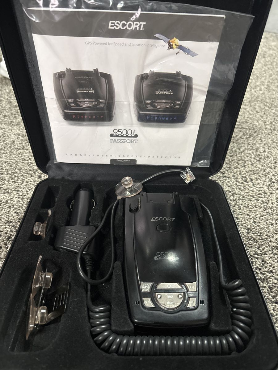 Escort 9500i Radar Laser Detector - Black, GPS, Red OLED Display, w/ Case & Mount