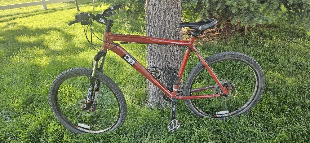 Diamondback Response Comp Mountain Bike 26" Wheels Front Suspension