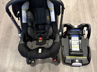 Doona Infant Car Seat and Stroller Combo with Base - Black