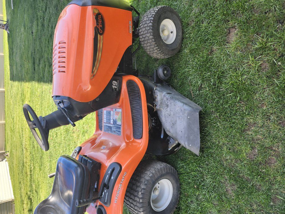 ARIENS. RIDING MOWER