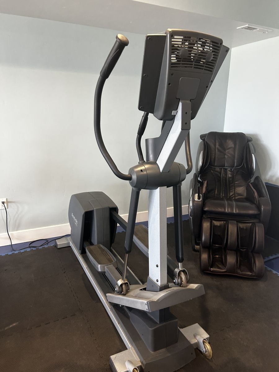 Reebok  RL 900 Elliptical Machine