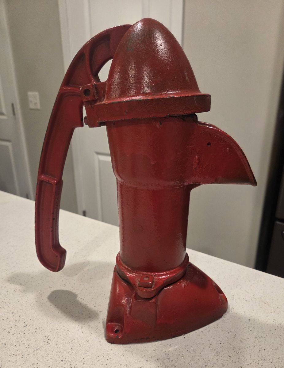 Antique Cast Iron Water Pump