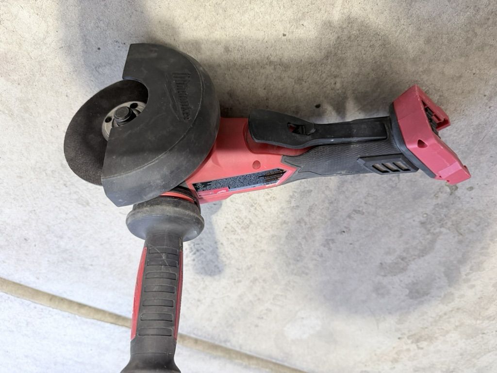 Milwaukee Fuel M18 4.5"/5" Grinder (+ disks) 2880-20