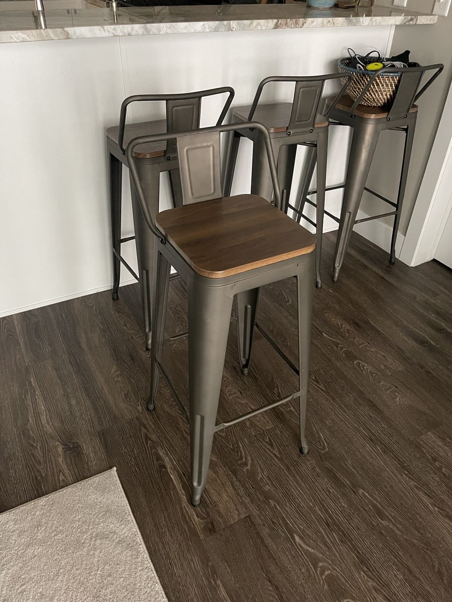 4 Bar stools 30’’ seat height