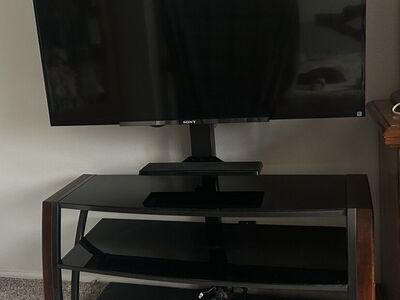 Sony 50 Bravia Tv with Tv Stand For 55-65
