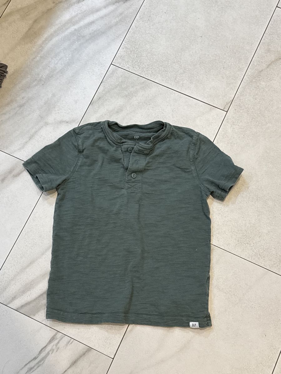 Gap size small olive green three button Henley