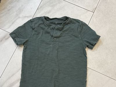 Gap size small olive green three button Henley