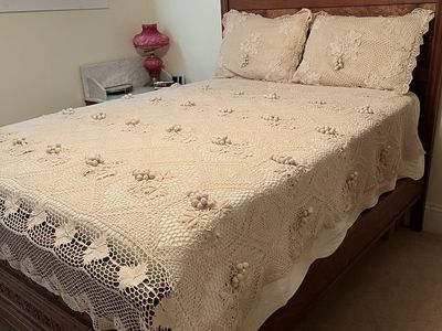 Beautiful Vintage Bedspread and Pillow Shams