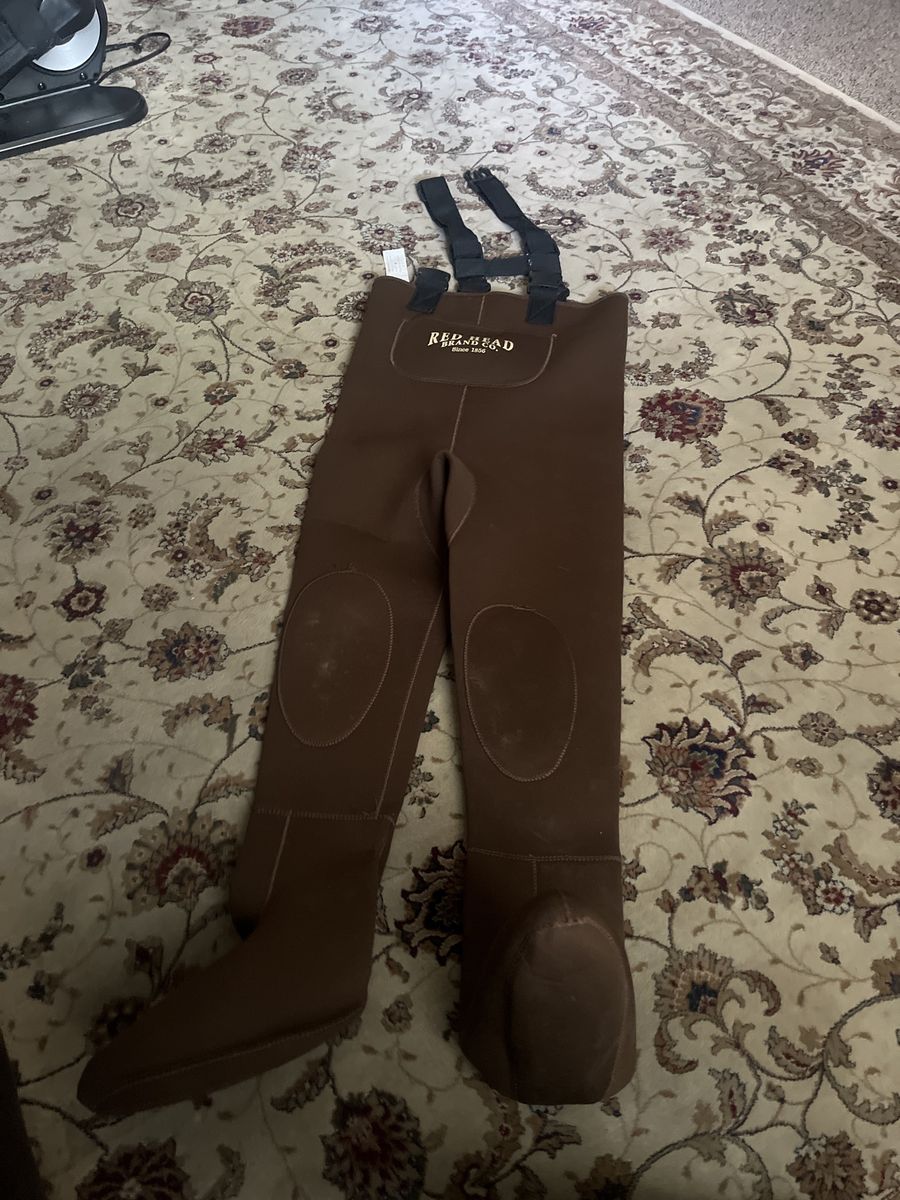 ReadHead size medium neoprene waders.