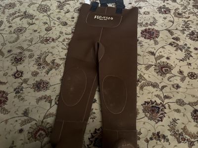 ReadHead size medium neoprene waders.