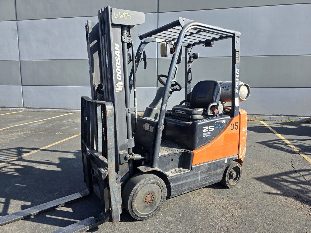 Doosan GC25E-5 5000LB Forklift
