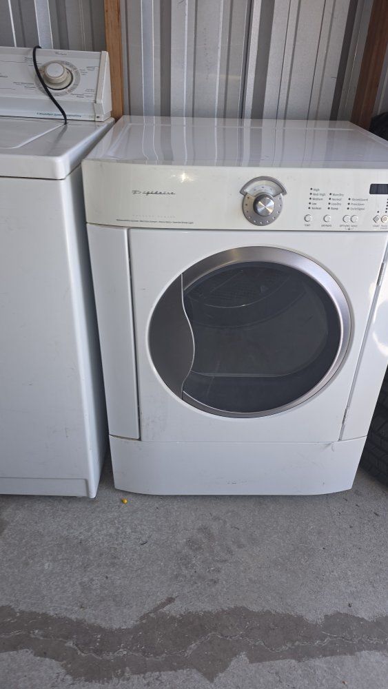 Whirlpool Top Load Washer & Frigidaire Front Load Dryer Set - White