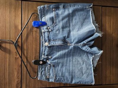 Seven7 Light Wash Stretch Denim Shorts