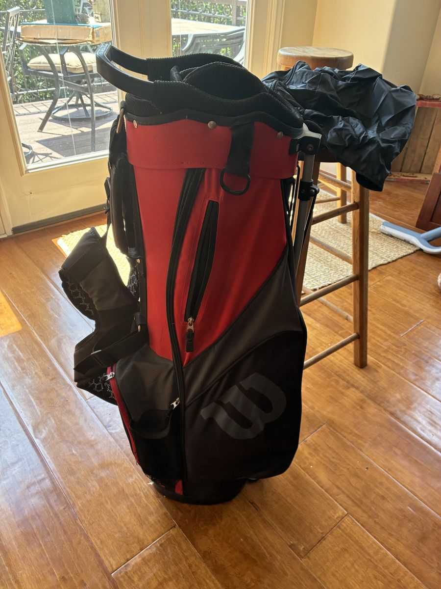 Wilson Golf Stand Bag Red and Black with Rain Cover