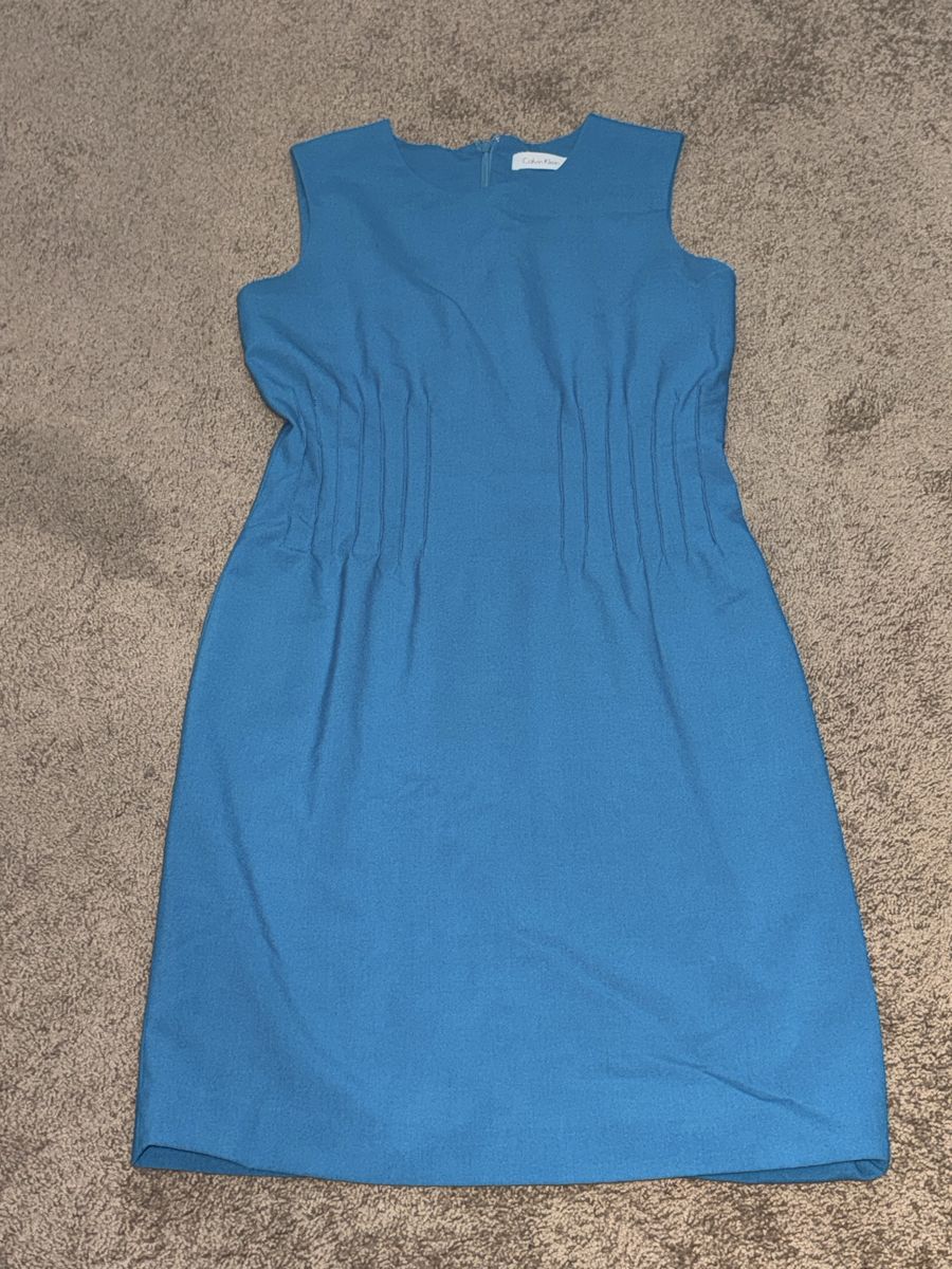 Women Size 4 Calvin Klein Blue Sleeveless (like new)