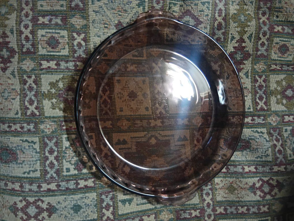 Beautiful Pyrex USA 229 Cranberry Glass Pie Dish!