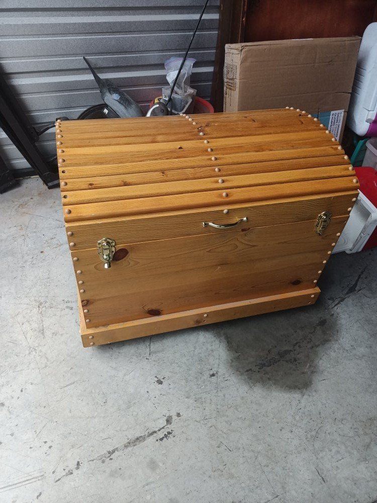 wood trunk 32x20x24