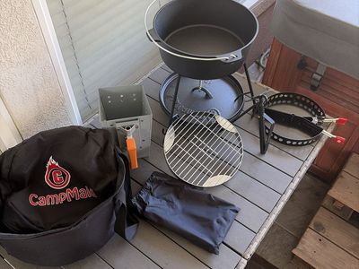 New CampMaid Outdoor Cooking System 12 inch Dutch Oven Set with Carry Bag
