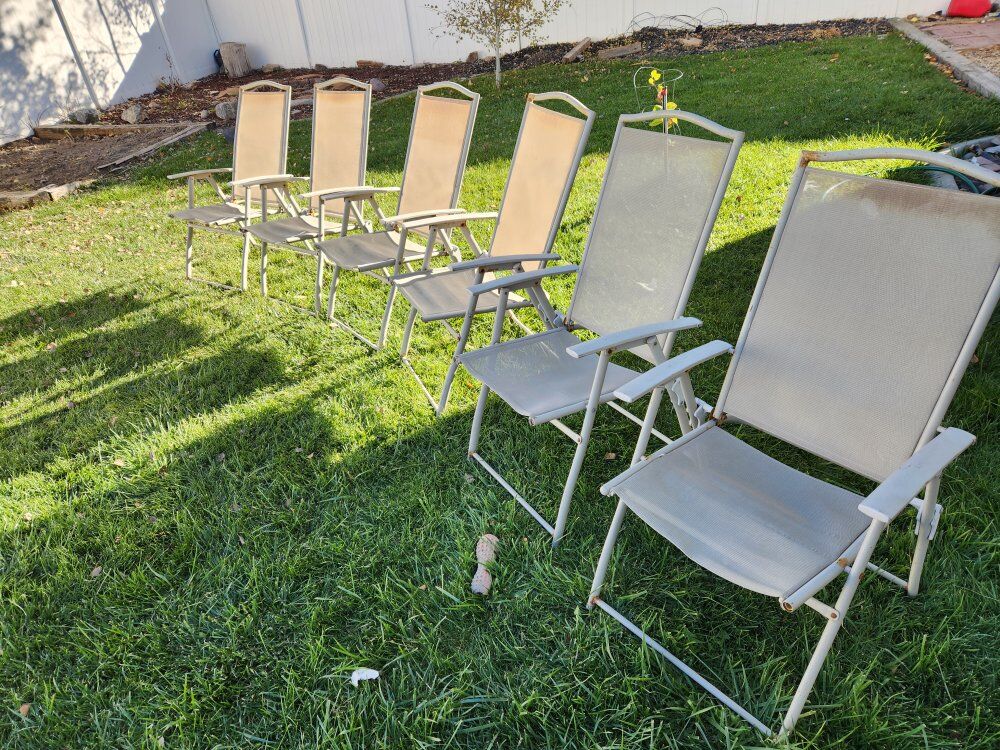 6 patio/lawn foldable chairs