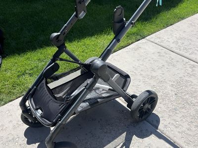 Even Flo car seat/stroller/accessories