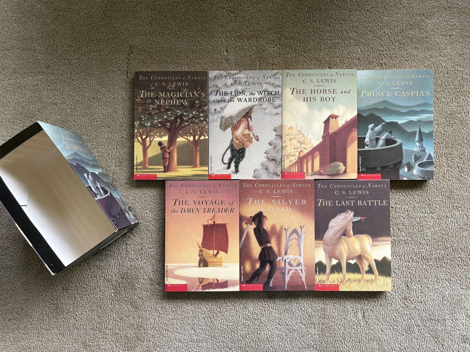 The Chronicles of Narnia boxed set, by C. S. Lewis (paperbacks)