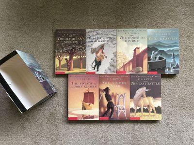 The Chronicles of Narnia boxed set, by C. S. Lewis (paperbacks)