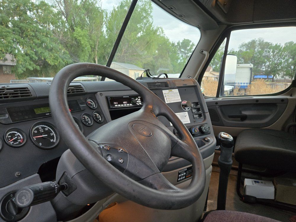 Main image 5
